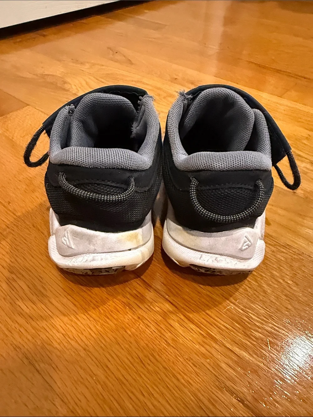 Nike Little Kids Giannis Immortality 2 basketball shoes Sz 11c